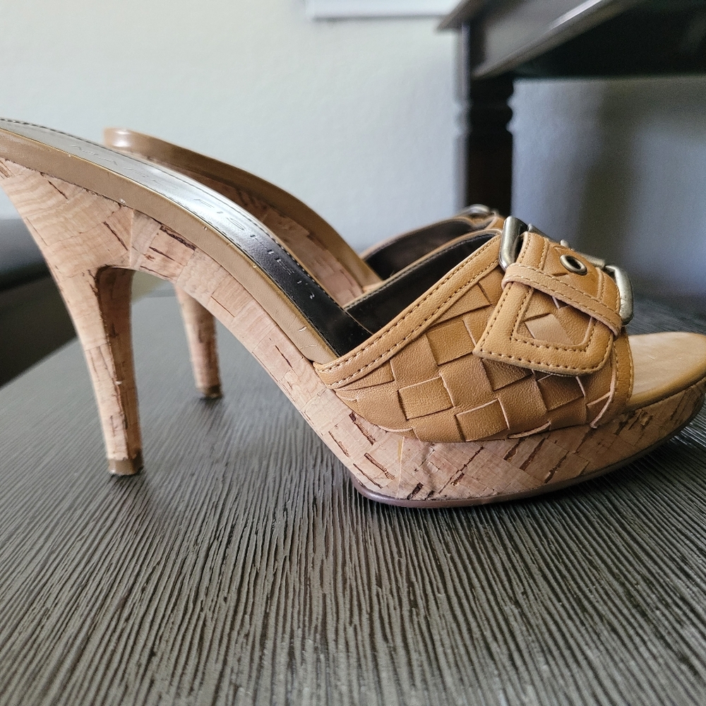 Marc Fisher | Leather Tan High Heel Cork Shoes W/ Buckle Macys - Picture 10 of 17